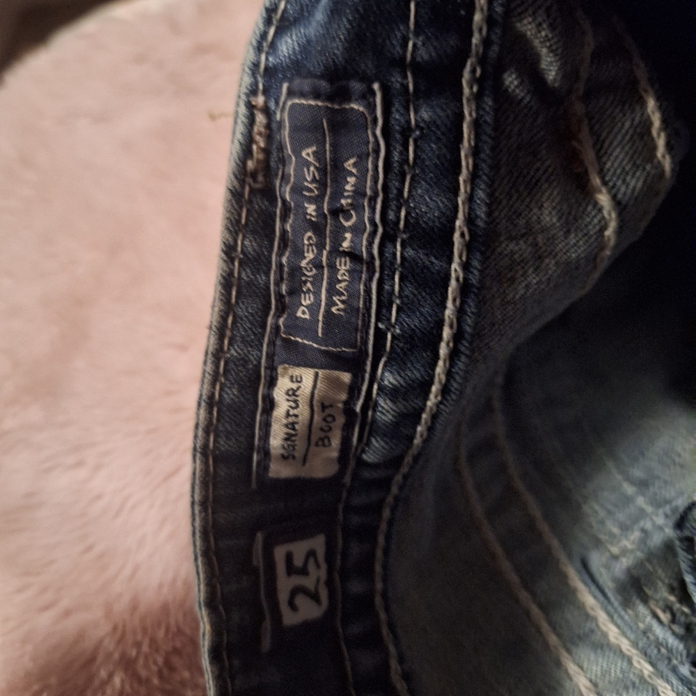 Miss Me, Embellished, Flap Pocket, Boot Cut, Jeans. Size 25